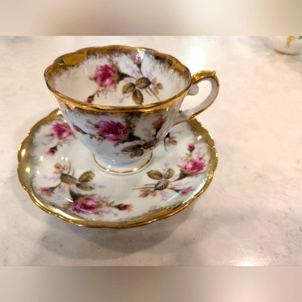 Set Teacup and Saucer